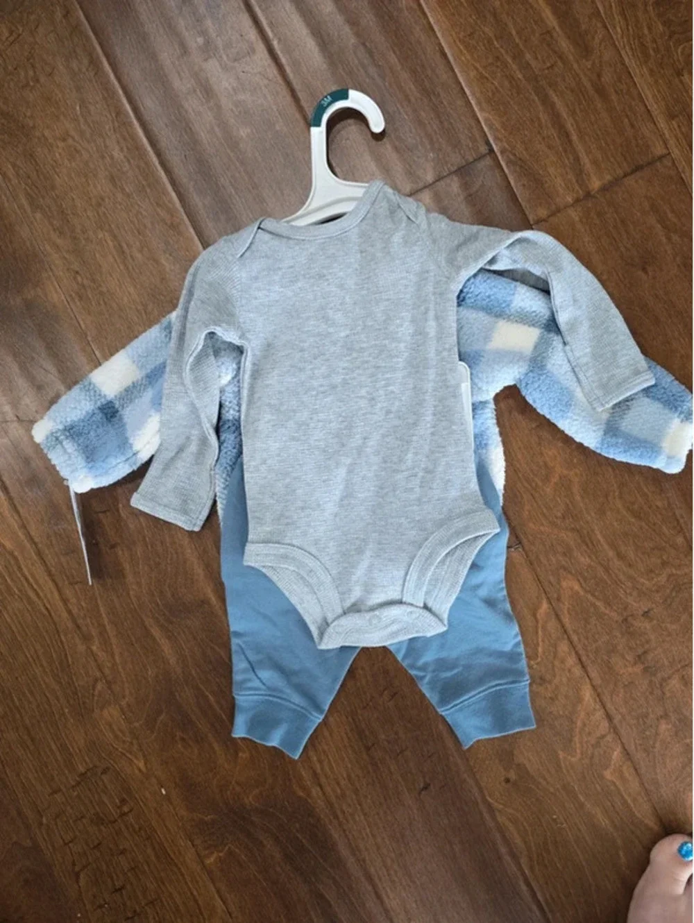 3m brand new three piece outfit set from carter's item 286G4